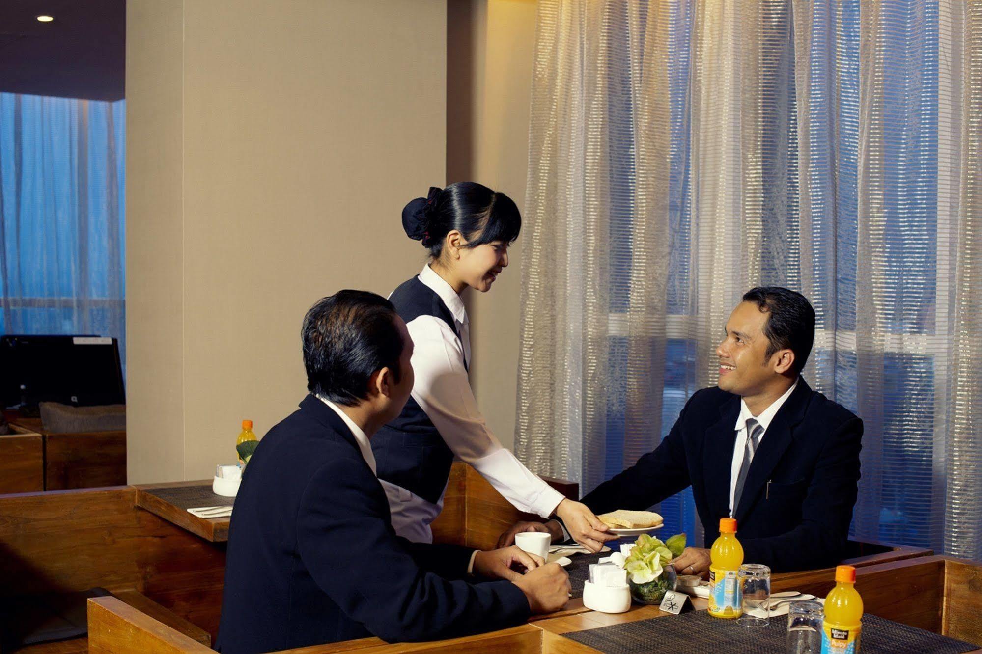 The Premiere Hotel פקאנבארו מראה חיצוני תמונה